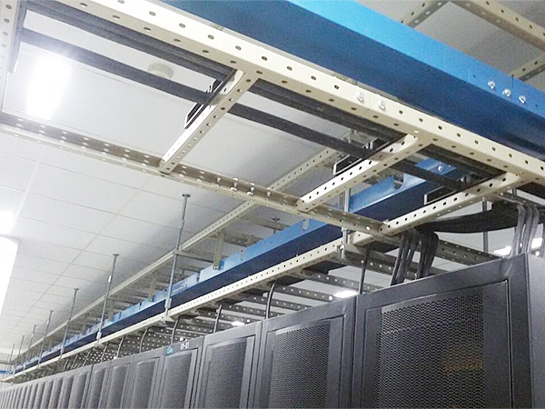 万科森林公园桥架安装